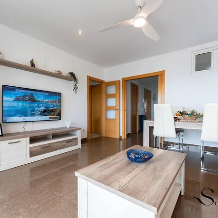 1st Line From The Beach, Views, Pool, Parking Torremolinos